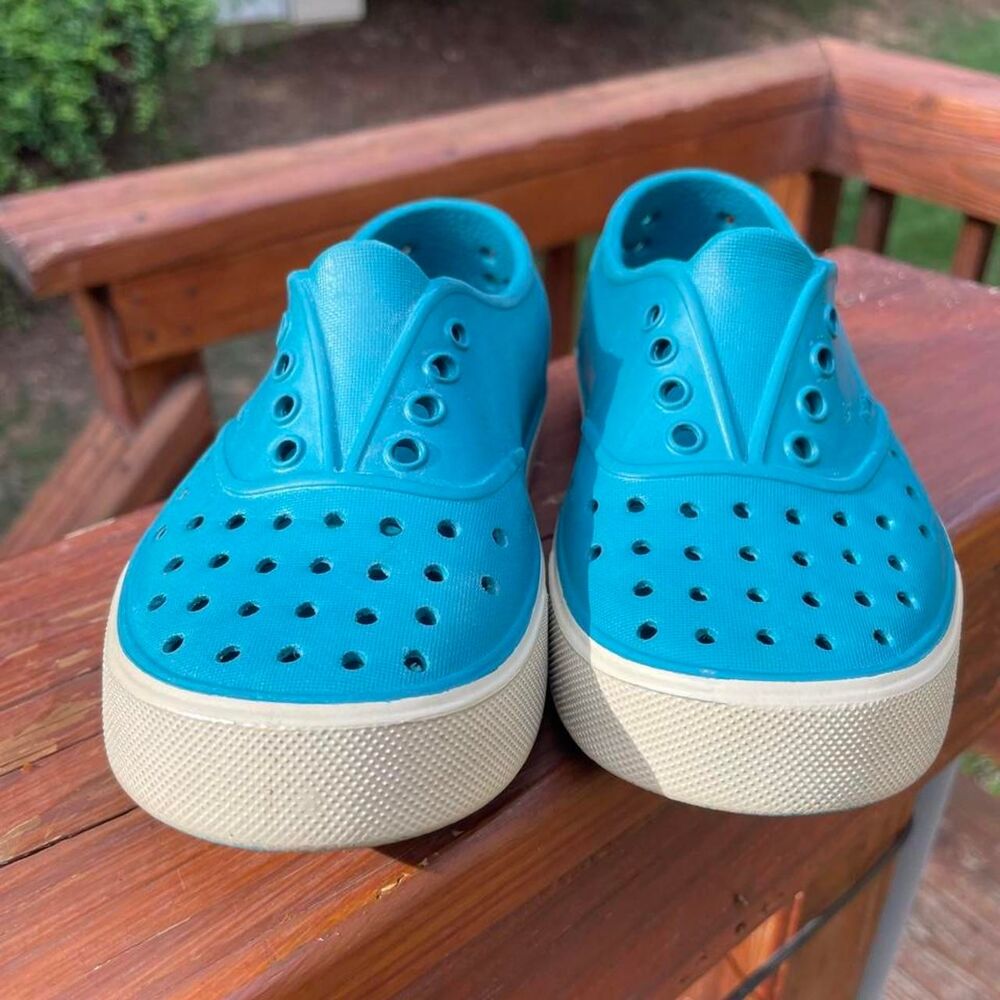 Child 10/11 Native Slip On Teal and Tan Water Clogs